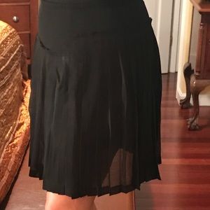 BCBGMaxazria Black Woven Skirt size 6